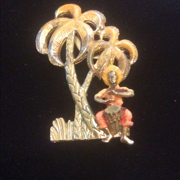 Vintage Ornate Brooch - Picture 2 of 4